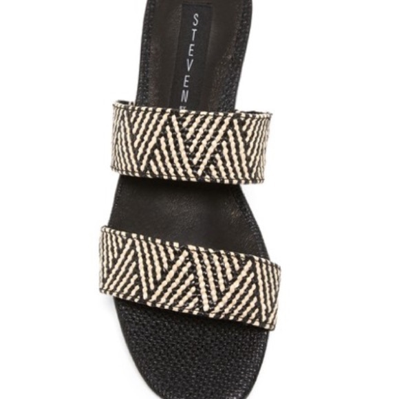 🎉HP🎉 STEVE MADDEN Friendsy Slide Sandal - Picture 8 of 8